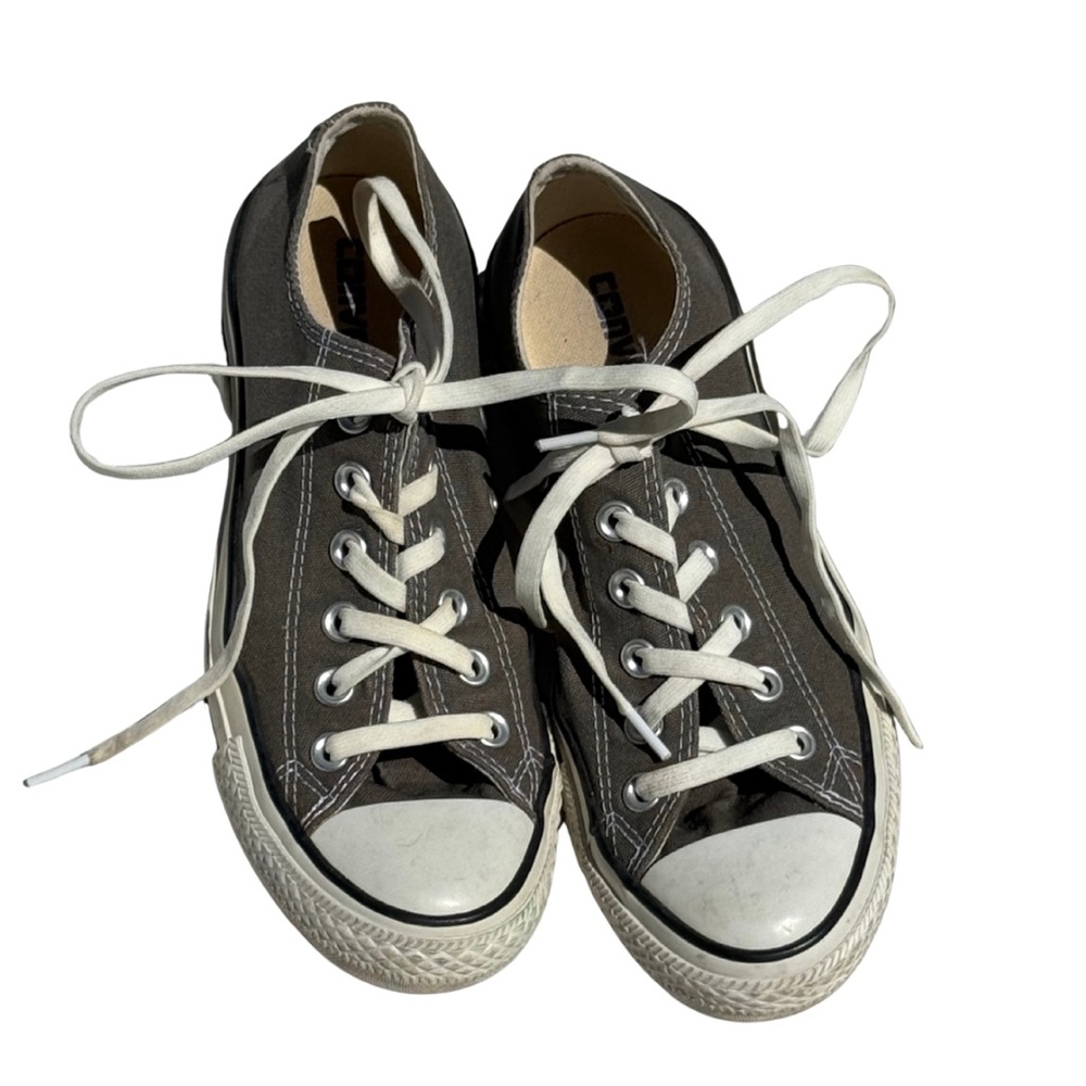 Gray Converse Chuck Taylor All Star Low Tops – Men’s 5.5 / Women’s 7